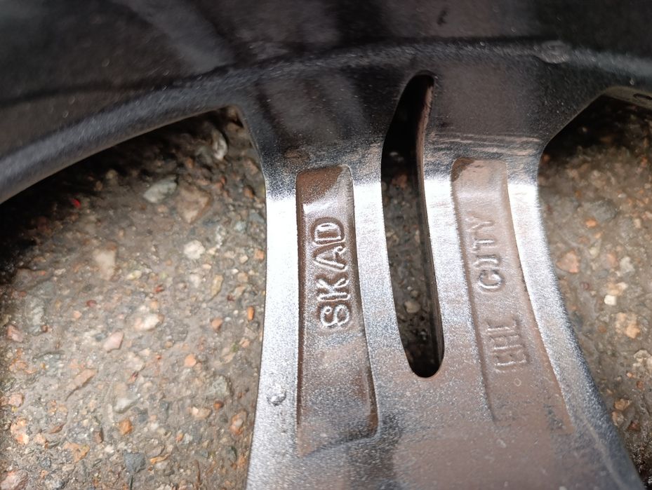 Шины и диски почти новые