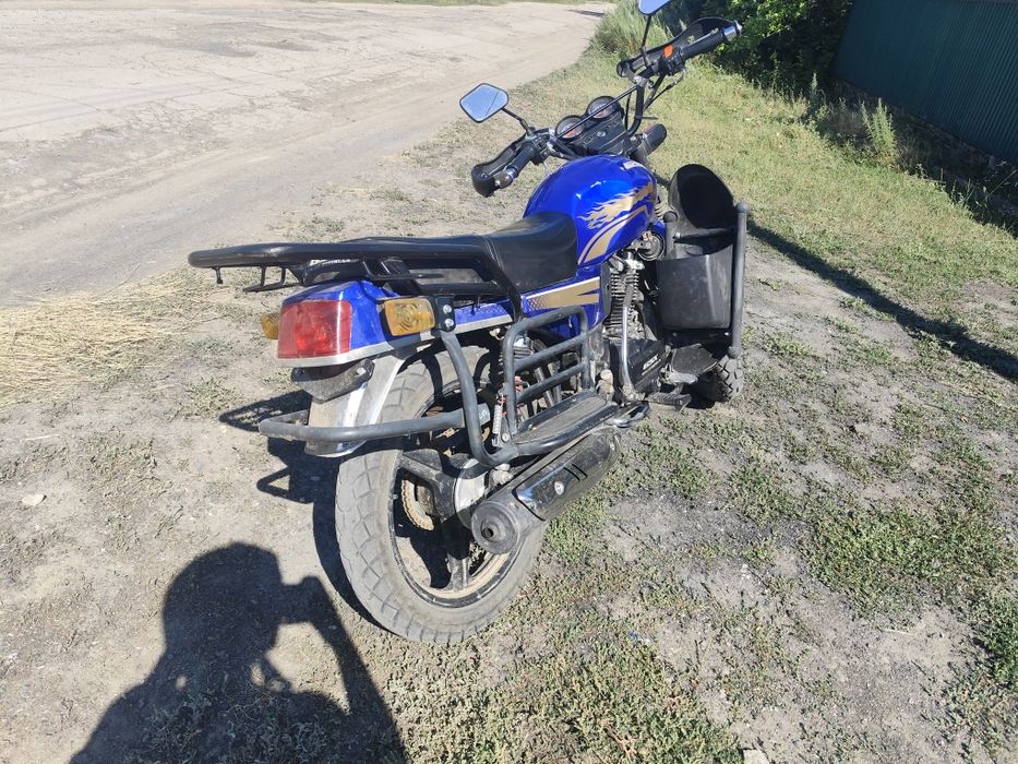 Мотоцикл GSX200 Suzuki