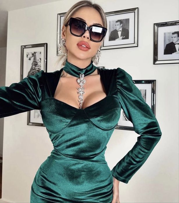 Вечернее изумрудное платье