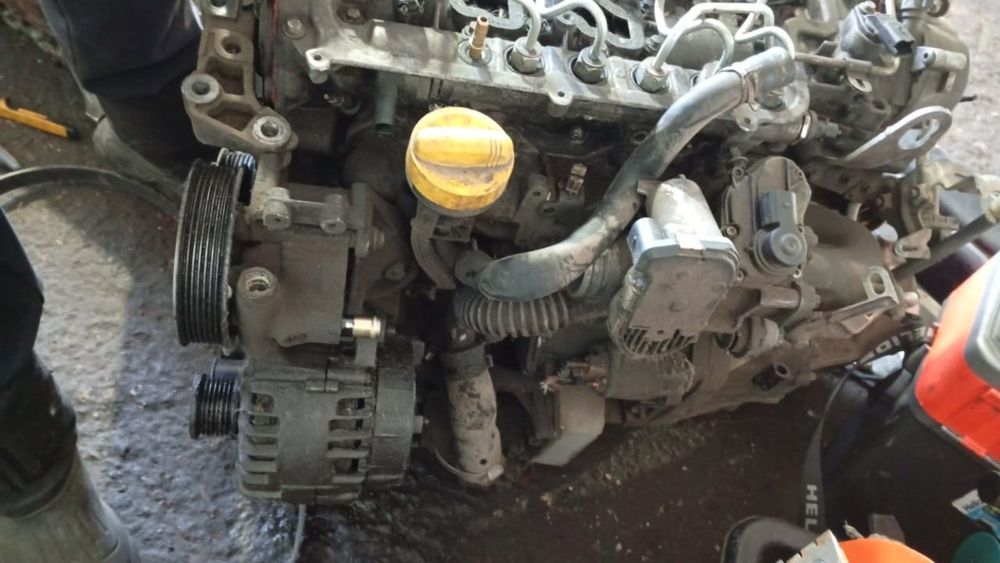 Продам ДВС на Рено Трафик.