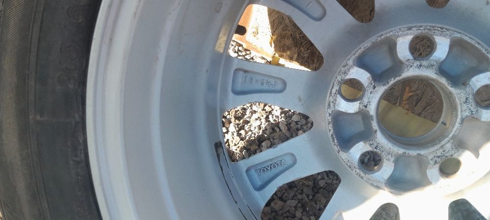 Продам запаску 215/60 16