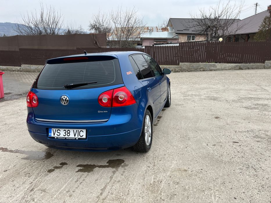 Vând golf 5 în stare bună de funcționare