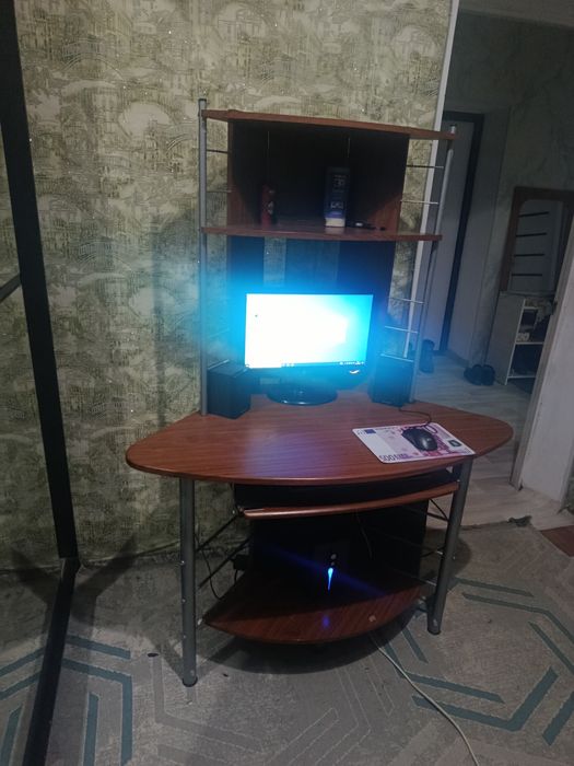 Продаётся рабочий компьютер