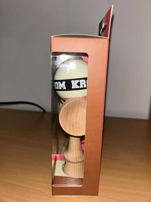 Kendama Strogo Neapolitan Vanilla