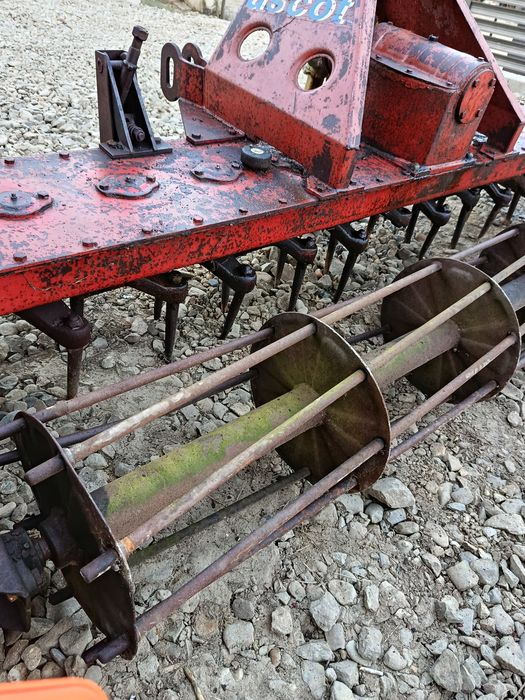 Freza.             .