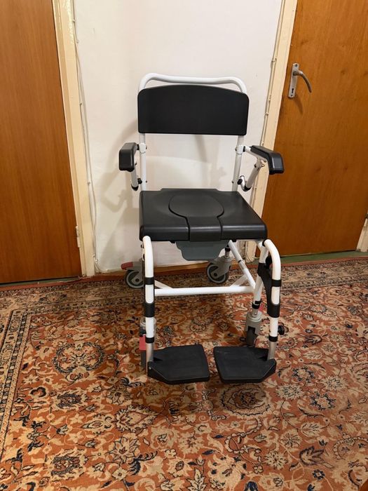 Scaun transfer/ scaun wc pentru persoane cu handicap