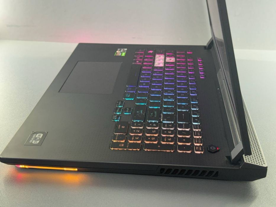 ASUS ROG Strix G713QM — Premium gaming Laptop