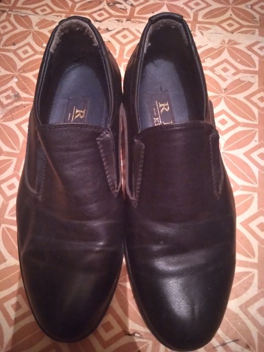 Продам детскую обувь