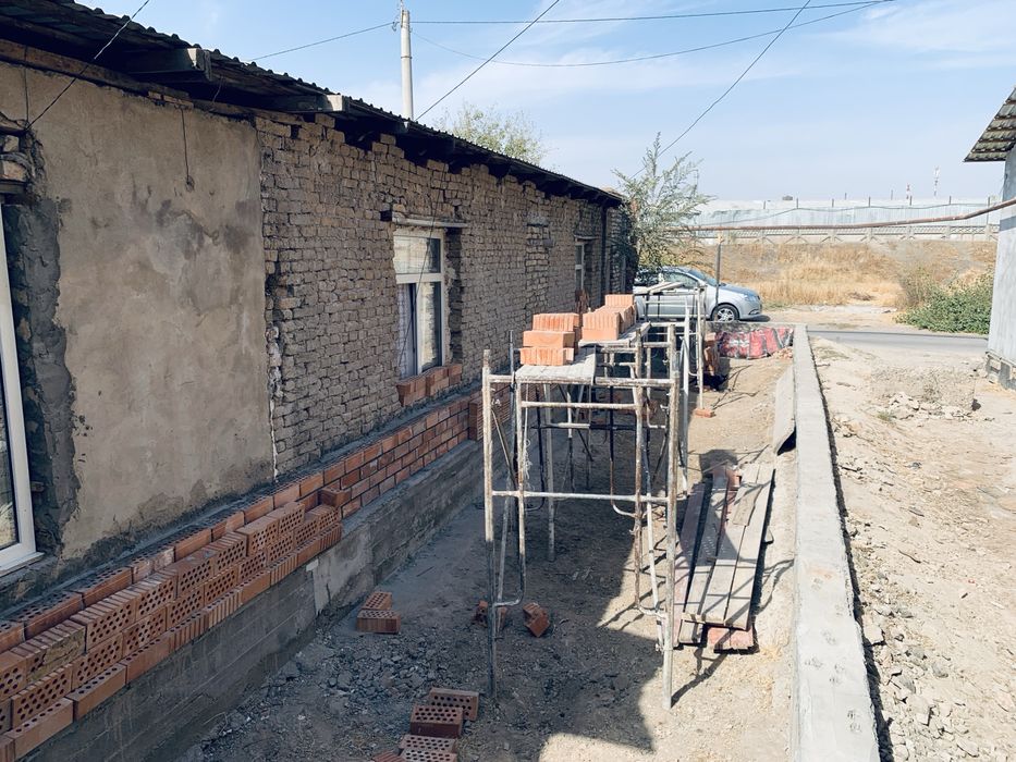 Продаю свой торцевой участок 3,5 сотки на стадии (строительство 40%)