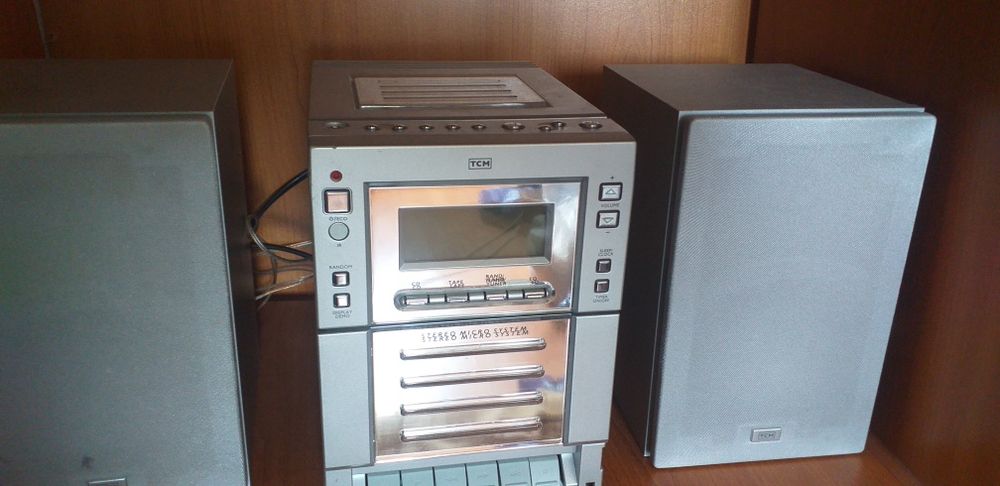 Combina cu cd mp 3 radio casetofon in perfecta stare functionare