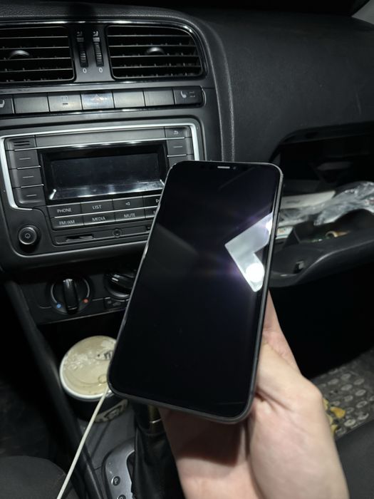 iphone 11 64gb 70% батарея
