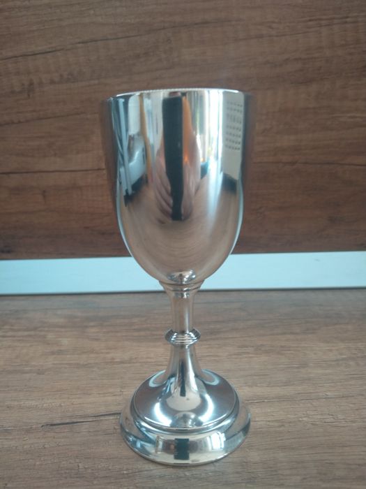 Продавам уникален сребърен бокал на Английски сребърник от Честър