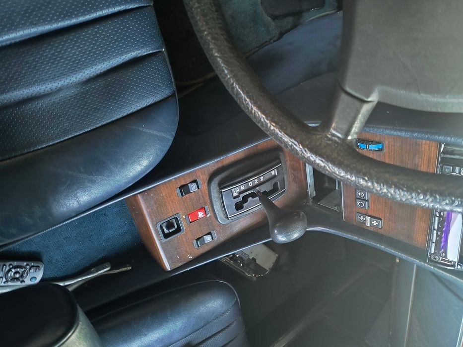 мерцедес 380 sl 1983 година