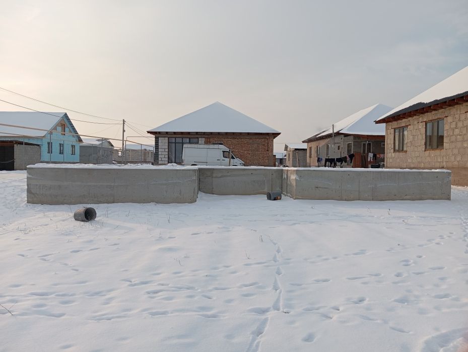 Продам уч 5сот с фундаментом