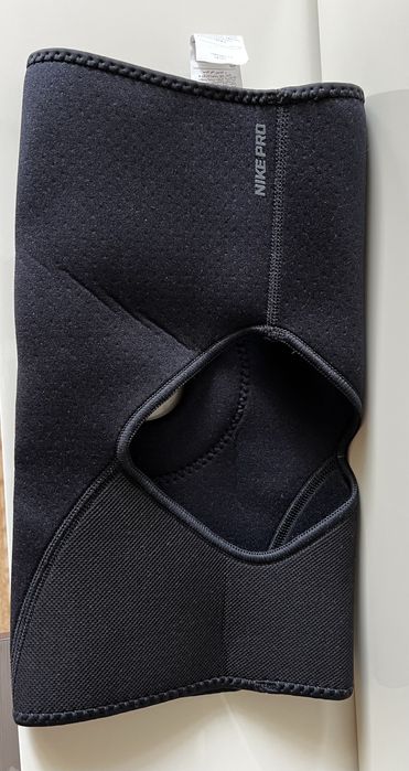 Nike оригинальный наколенник L