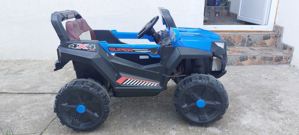 Mașinuță electrica copii 4x4 cu telecomanda