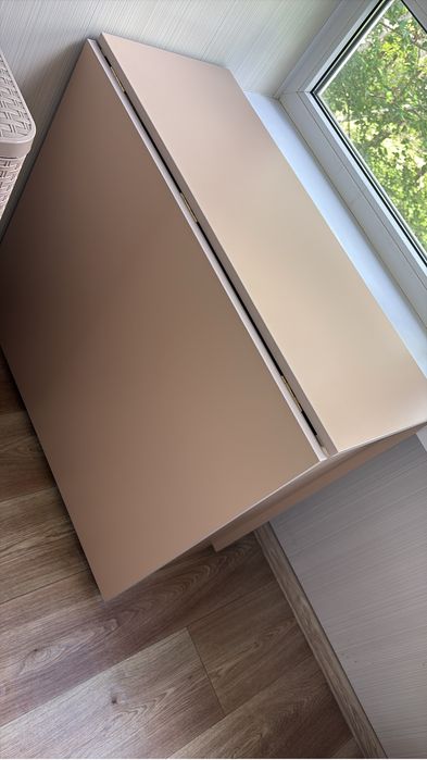 Продам стол новый