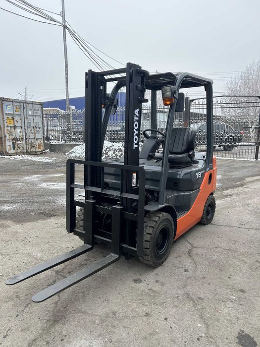 Продам вилочный погрузчик (кара)