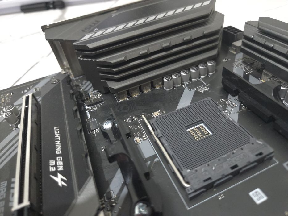 MSI mag B550 tomahawk