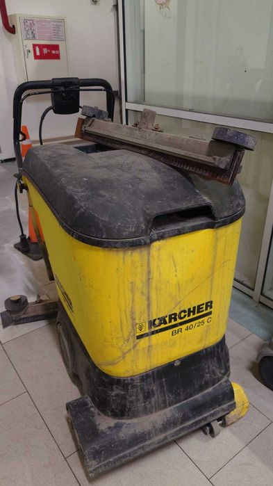 Запчасти б/у на поломоечную машину Karcher