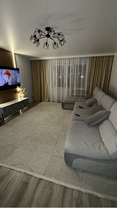 Диван угловой 3,5 метра,трансформер