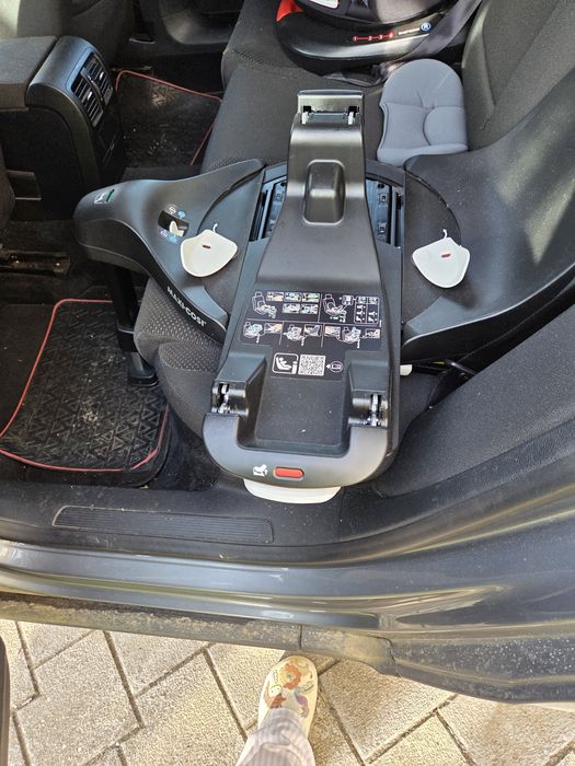 Se vinde set Maxi-Cosi carucior, scaun auto si bază