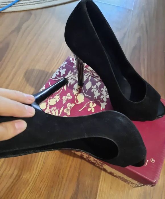 Продам туфли и босоножки