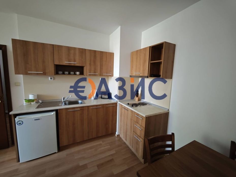 Продава се Двустаен апартамент в к.к. Слънчев бряг - 68 кв.м за 638 €/кв.м - Снимка #4