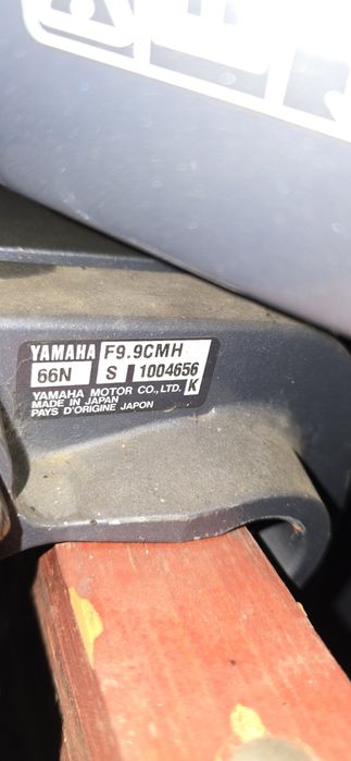 Vând barca cu motor si peridoc