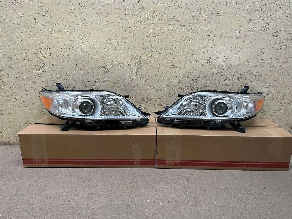 Фара передняя Тойота Сиенна 2011-/Toyota Sienna 2011-