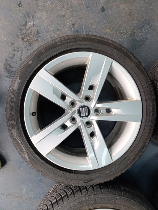 Jante originale Seat Leon 17'' anvelope iarnă  205 50 17  dot 2022