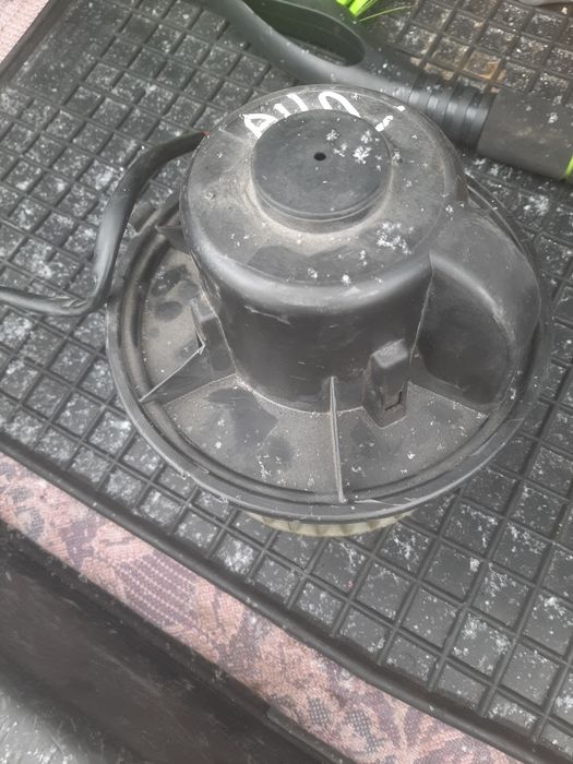 Моторчик печки Ауди 80 цена 20000