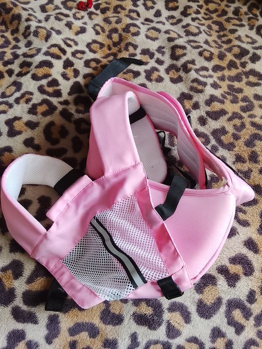 Продам кенгуру почти новый