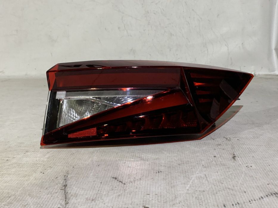 Lampa stop dreapta pe aripa, Skoda Enyaq, 2021, 2022, 2023, 2024, cod origine OE 5LA945208A.