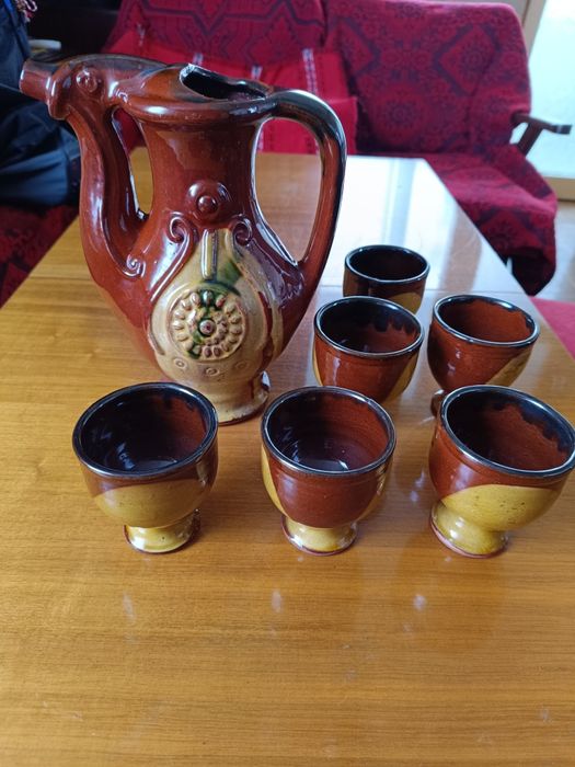 Нов керамичен ретро сервиз за вино