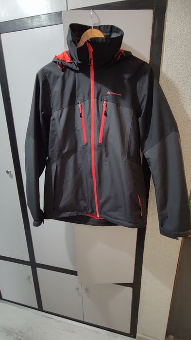 Водонепромокаемо мъжки яке на Decathlon