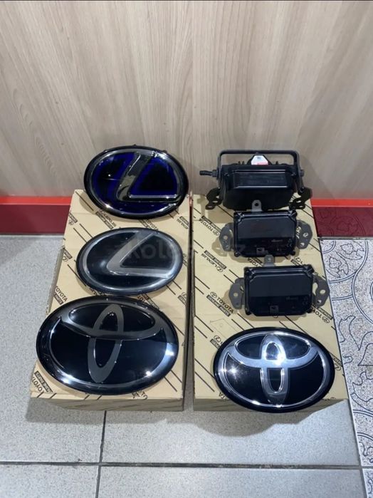 Эмблемы значки логотипы тойота лексус оригинал TOYOTA LEXUS