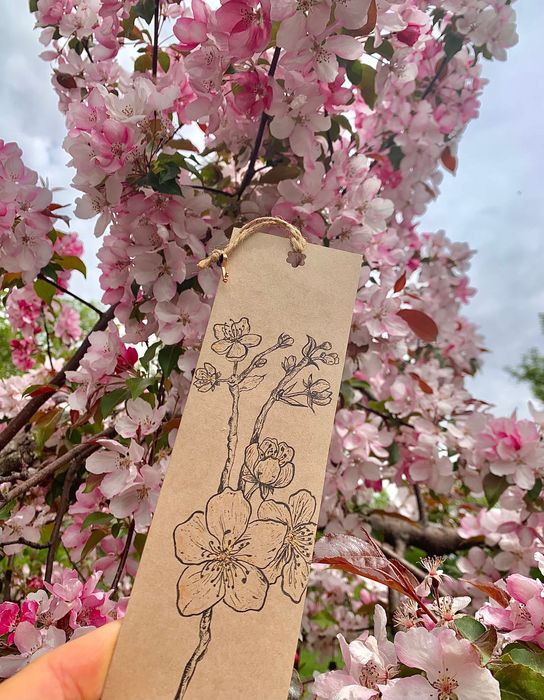 Книгоразделител Пролет