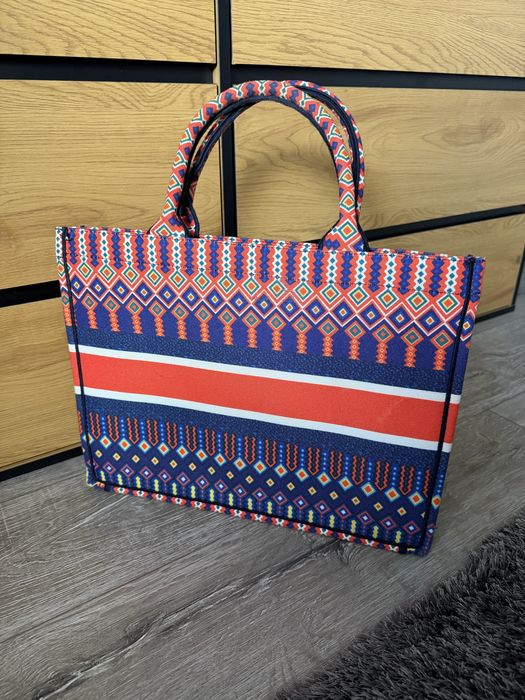 Чанти Dior, Guess, Ysl