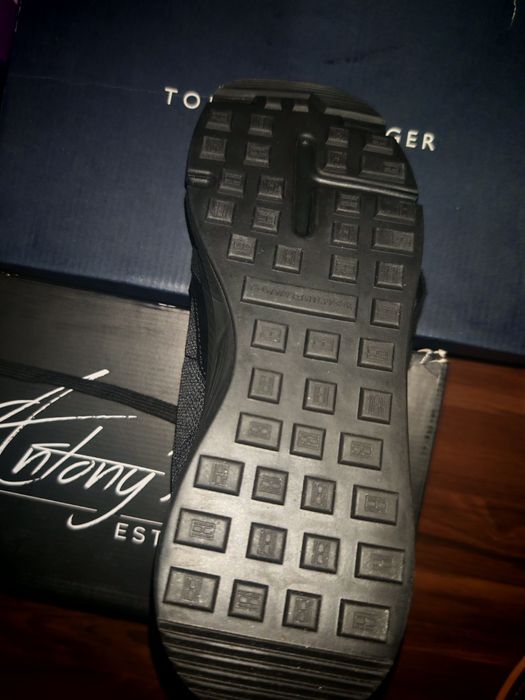 Pantofi sport Tommy Hilfiger, mărimea 43 , culoare neagra , piele Cord
