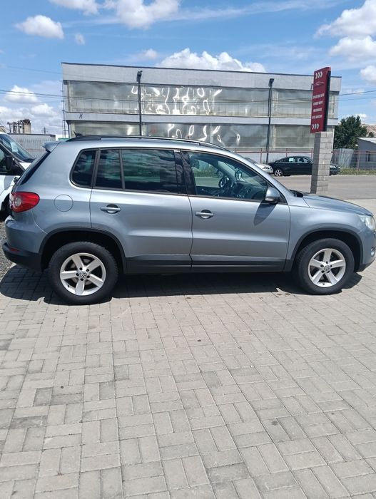 Vând Volskwagen Tiguan 1,4 benzină, gri, 2008, preț 5300 EUR NEGOCIABIL  Tel 0734194375