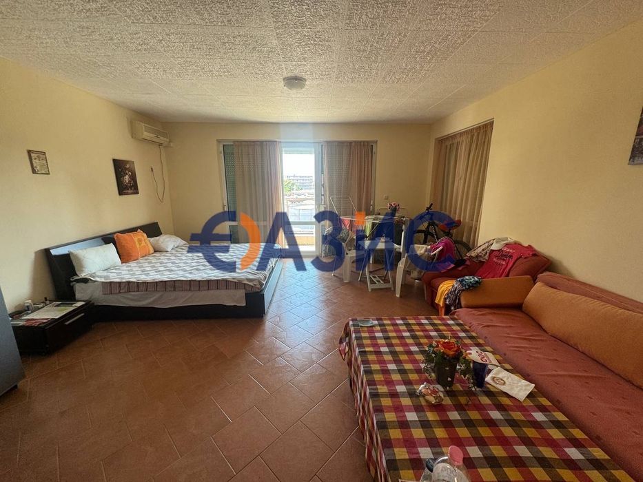 Просторно студио, топ локация! без такса поддръжка, 57 кв. м, Слънчев