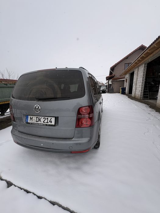 Vand  Volkswagen Touran 7 locuri automat