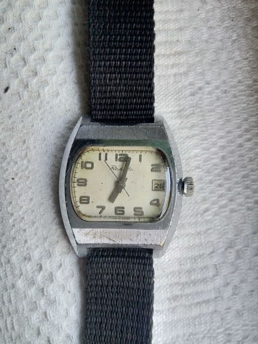 Продавам руски часовник Ракета, механичен