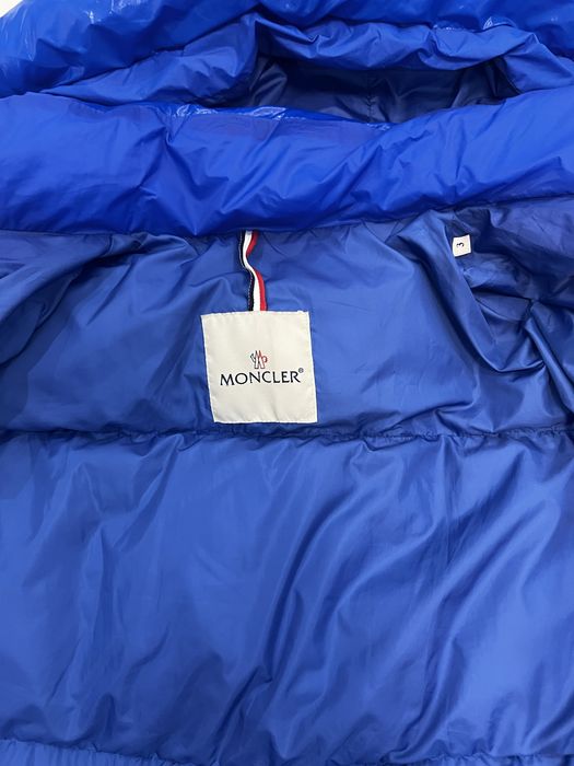 Moncler синьо яке