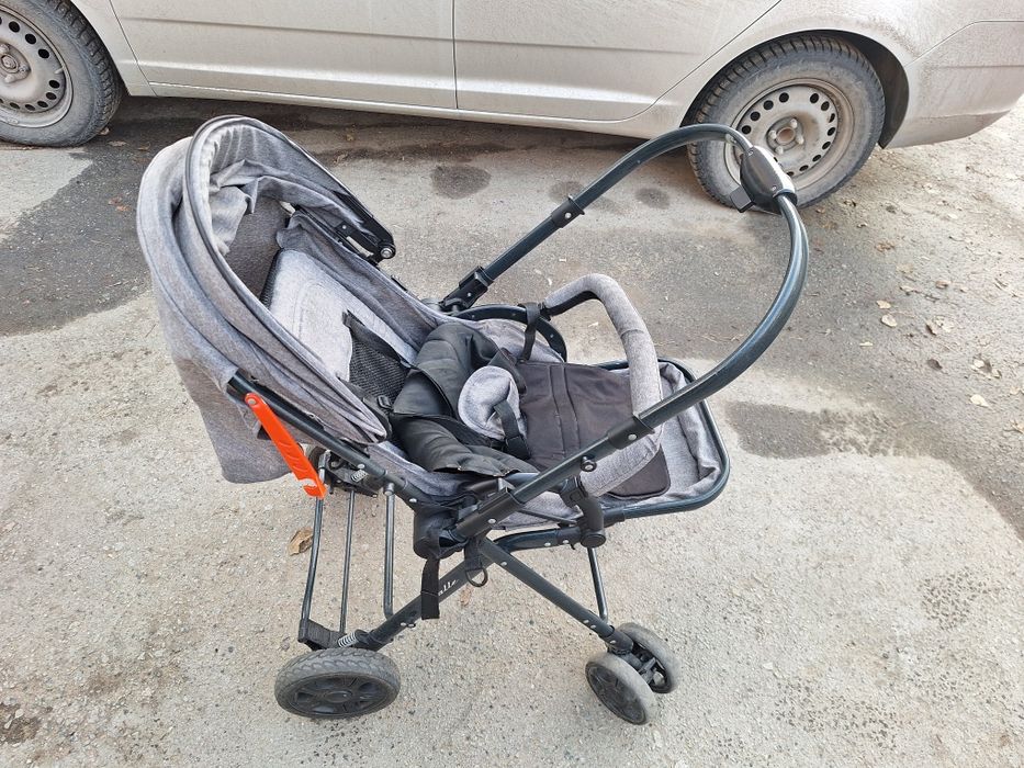 Продам детскую коляску