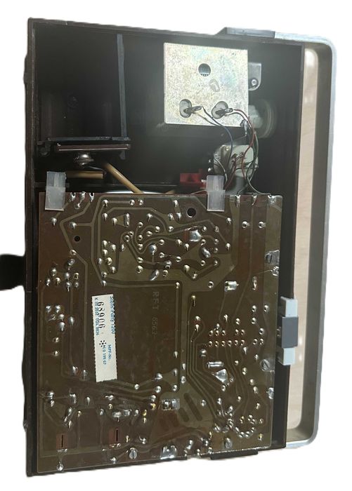 Discret, modest, mic receptor radio