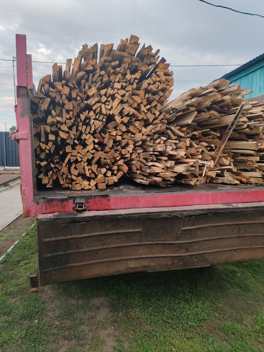 Дрова в связках в связке 3куба, также есть пиленные