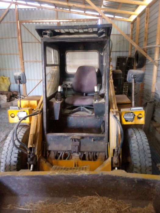 Mini pogruzchik sotiladi bobcat