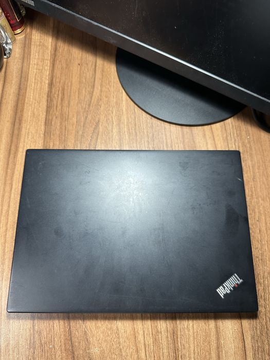 Lenovo x390 16 GB RAM 512 SSD I7 8th